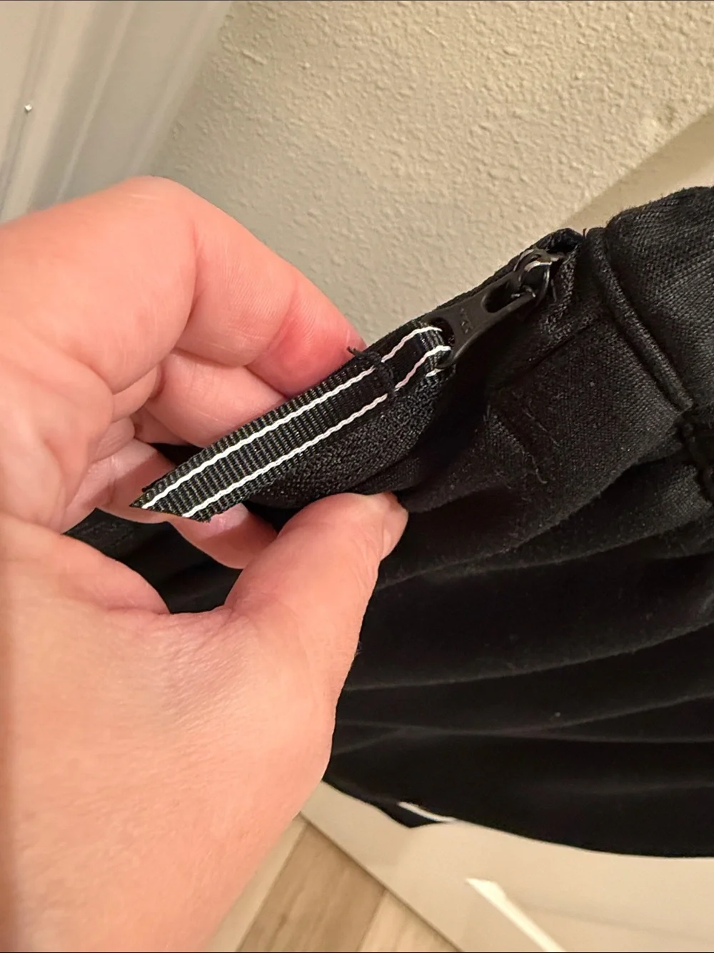 Nike Dri Fit Size XL boy’s black elastic waist athletic shorts 3 pockets EUC